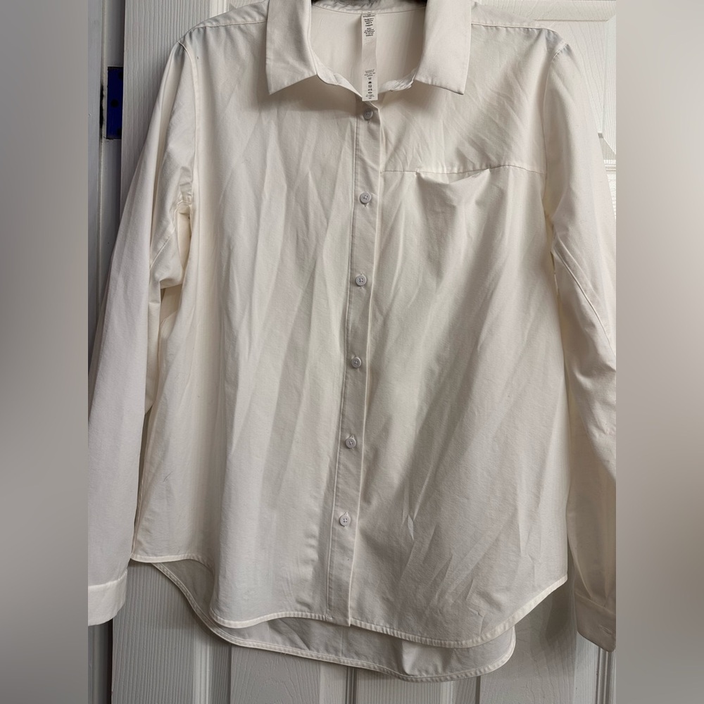 Lululemon Pleated Back Button Up Shirt